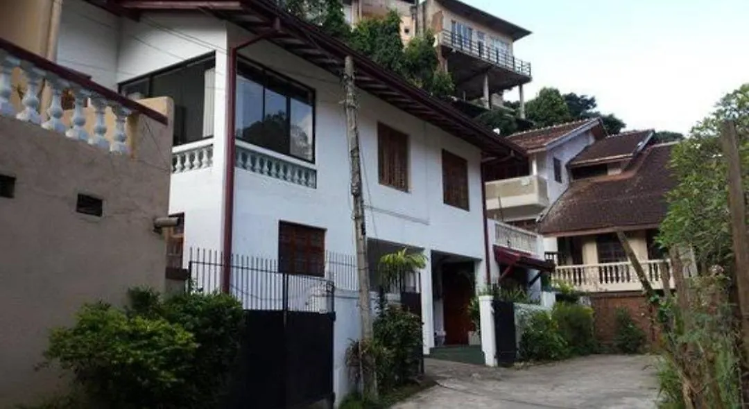 Guest house Villa Shady Nook Kandy Sri Lanka